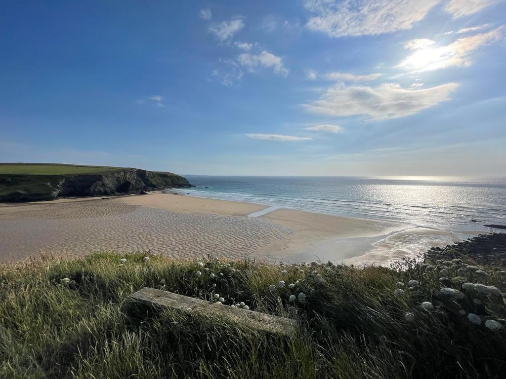 Baywatch Mawgan Porth Spacious Home Sleeps 9, Games Room, Parking & Garden Екстериор снимка